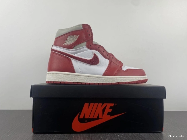 High OG (W) Chenille Newstalgia DJ4891-061 1 Jordan 0927